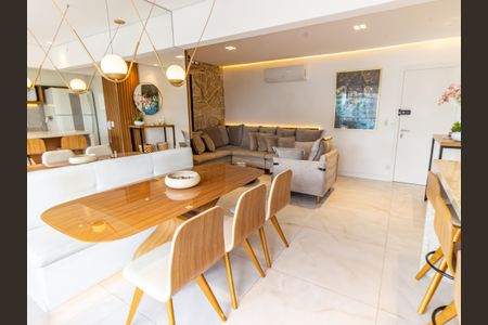 Apartamento à venda com 69m², 2 quartos e 2 vagasSala