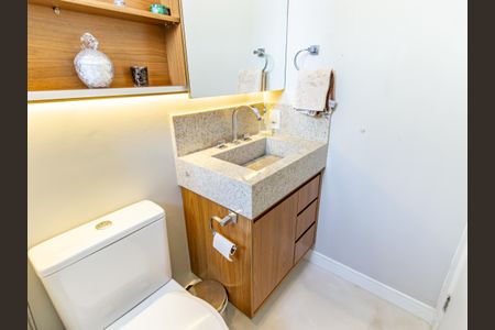 Apartamento à venda com 69m², 2 quartos e 2 vagasBanheiro da Suíte