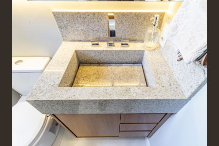 Apartamento à venda com 69m², 2 quartos e 2 vagasBanheiro da Suíte