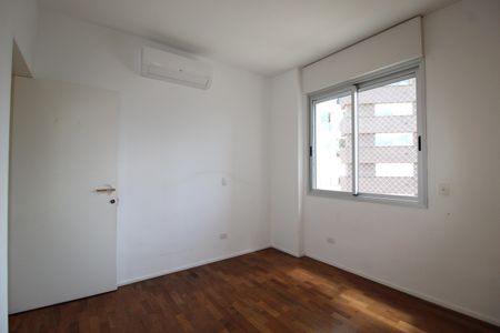 Apartamento à venda com 110m², 3 quartos e 1 vagaQuarto 2