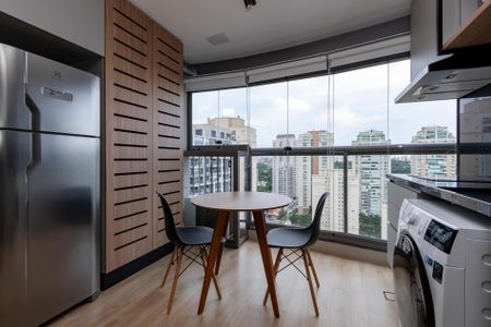 Apartamento para alugar com 32m², 1 quarto e 1 vaga Apartamento para alugar com 32m², 1 quarto e 1 vagaVaranda