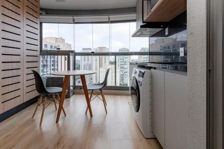 Apartamento para alugar com 32m², 1 quarto e 1 vaga Apartamento para alugar com 32m², 1 quarto e 1 vagaVaranda