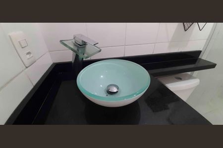 Apartamento para alugar com 55m², 2 quartos e 2 vagasBanheiro Social