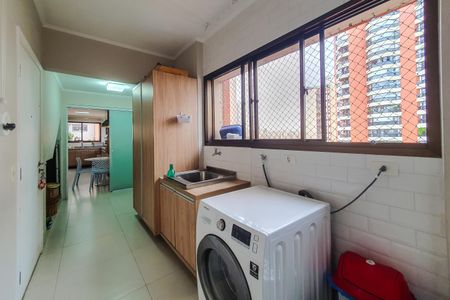 Apartamento à venda com 200m², 3 quartos e 3 vagasLavanderia