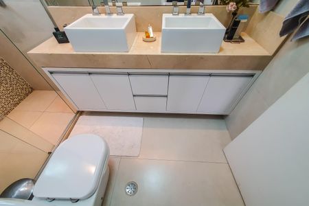 Apartamento à venda com 200m², 3 quartos e 3 vagasBanheiro/Vista Suíte 3