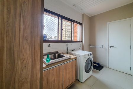 Apartamento à venda com 200m², 3 quartos e 3 vagasLavanderia