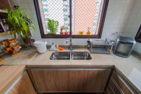 Apartamento à venda com 200m², 3 quartos e 3 vagasCozinha