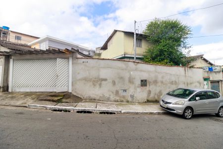 Casa à venda com 434m², 2 quartos e 5 vagas Casa à venda com 434m², 2 quartos e 5 vagasFachada