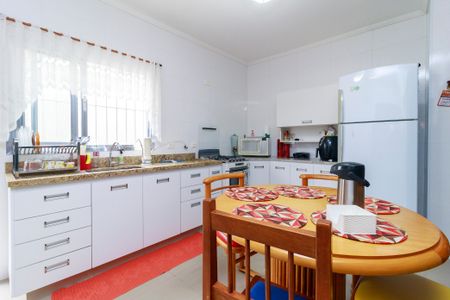 Casa à venda com 434m², 2 quartos e 5 vagas Casa à venda com 434m², 2 quartos e 5 vagasCozinha