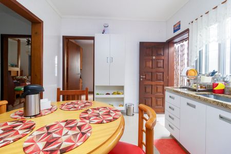 Casa à venda com 434m², 2 quartos e 5 vagas Casa à venda com 434m², 2 quartos e 5 vagasCozinha