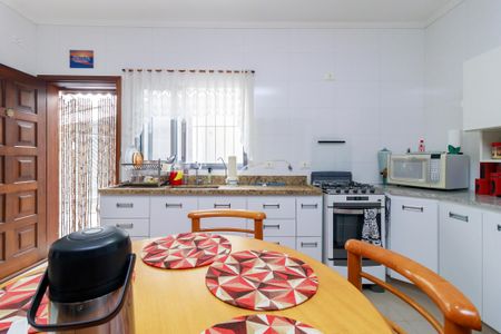 Casa à venda com 434m², 2 quartos e 5 vagas Casa à venda com 434m², 2 quartos e 5 vagasCozinha