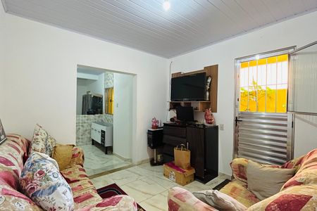 Casa para alugar com 35m², 2 quartos e 1 vaga Casa para alugar com 35m², 2 quartos e 1 vagaSala