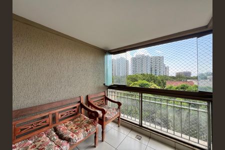 Apartamento para alugar com 96m², 3 quartos e 3 vagas Apartamento para alugar com 96m², 3 quartos e 3 vagasVaranda