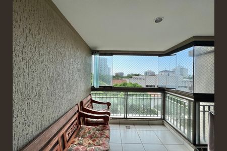 Apartamento para alugar com 96m², 3 quartos e 3 vagas Apartamento para alugar com 96m², 3 quartos e 3 vagasVaranda