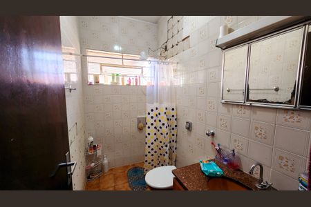 Casa à venda com 120m², 4 quartos e 5 vagas Casa à venda com 120m², 4 quartos e 5 vagasBanheiro