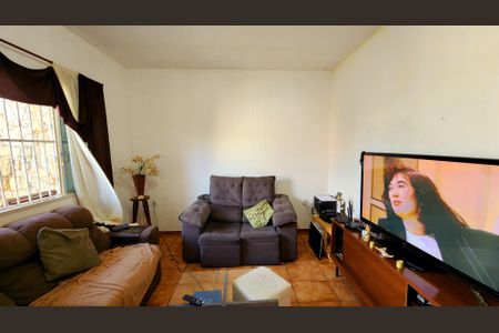 Casa à venda com 120m², 4 quartos e 5 vagas Casa à venda com 120m², 4 quartos e 5 vagasSala