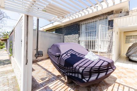 Casa à venda com 119m², 2 quartos e 2 vagasFachada