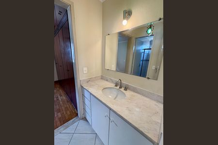 Apartamento à venda com 110m², 3 quartos e 1 vaga Apartamento à venda com 110m², 3 quartos e 1 vagaBanheiro Social