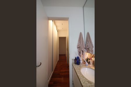 Apartamento à venda com 116m², 3 quartos e 2 vagasSuíte 1 Banheiro