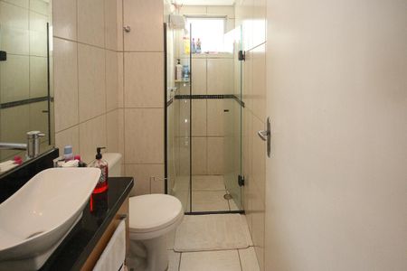 Apartamento à venda com 55m², 2 quartos e 1 vaga Apartamento à venda com 55m², 2 quartos e 1 vagaBanheiro