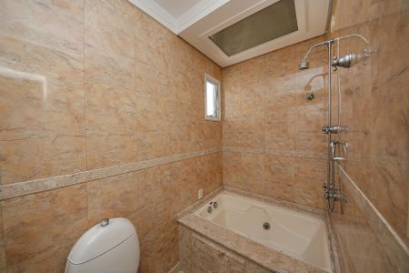 Apartamento à venda com 420m², 4 quartos e 6 vagas Apartamento à venda com 420m², 4 quartos e 6 vagasSuíte 2 Banheiro