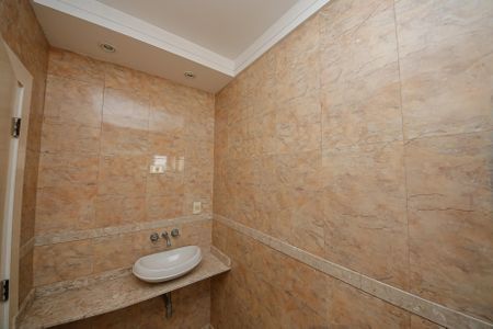 Apartamento à venda com 420m², 4 quartos e 6 vagas Apartamento à venda com 420m², 4 quartos e 6 vagasSuíte 3 Banheiro