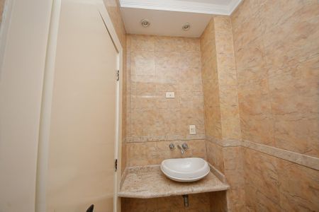 Apartamento à venda com 420m², 4 quartos e 6 vagas Apartamento à venda com 420m², 4 quartos e 6 vagasSuíte 1 Banheiro