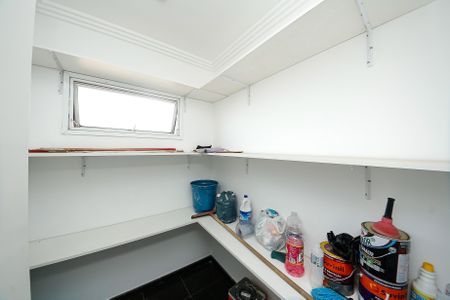 Apartamento à venda com 420m², 4 quartos e 6 vagas Apartamento à venda com 420m², 4 quartos e 6 vagasQuarto de Serviço