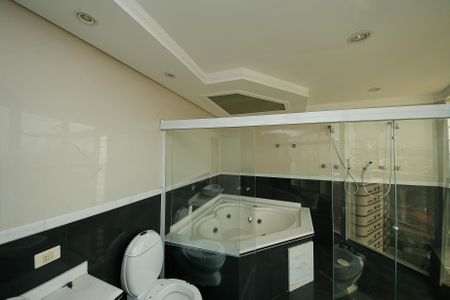 Apartamento à venda com 420m², 4 quartos e 6 vagas Apartamento à venda com 420m², 4 quartos e 6 vagasSuíte 4 Banheiro