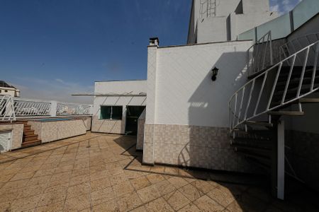 Apartamento à venda com 420m², 4 quartos e 6 vagas Apartamento à venda com 420m², 4 quartos e 6 vagasTerraço