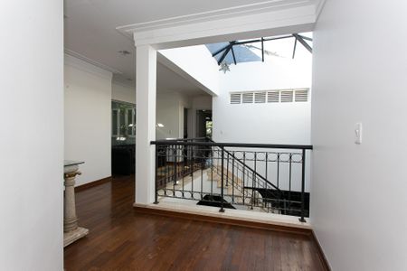 Casa à venda com 625m², 3 quartos e 4 vagasCorredor das Suítes