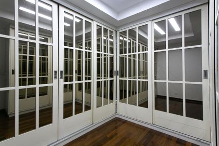 Casa à venda com 625m², 3 quartos e 4 vagasCloset da Suíte 1