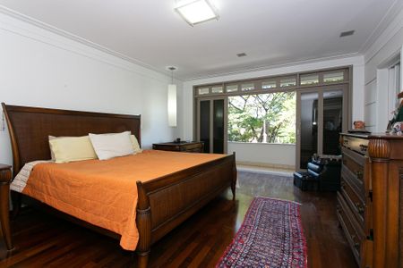 Casa à venda com 625m², 3 quartos e 4 vagasSuíte 1