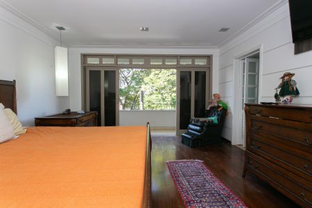 Casa à venda com 625m², 3 quartos e 4 vagasSuíte 1