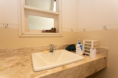 Casa à venda com 625m², 3 quartos e 4 vagasBanheiro da Suíte 2