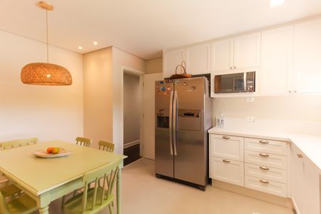 Apartamento à venda com 137m², 3 quartos e 3 vagas Apartamento à venda com 137m², 3 quartos e 3 vagasCozinha