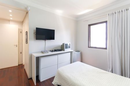 Apartamento à venda com 137m², 3 quartos e 3 vagas Apartamento à venda com 137m², 3 quartos e 3 vagasSuíte