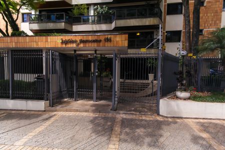 Apartamento à venda com 137m², 3 quartos e 3 vagas Apartamento à venda com 137m², 3 quartos e 3 vagasFachada