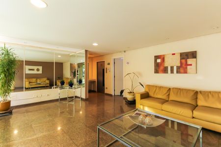 Apartamento à venda com 137m², 3 quartos e 3 vagas Apartamento à venda com 137m², 3 quartos e 3 vagasHall social