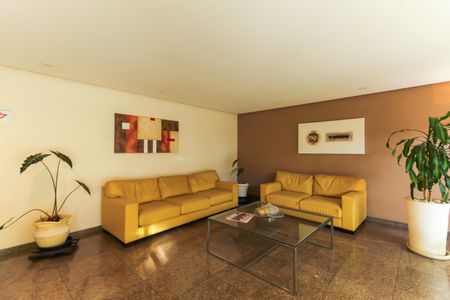 Apartamento à venda com 137m², 3 quartos e 3 vagas Apartamento à venda com 137m², 3 quartos e 3 vagasHall social