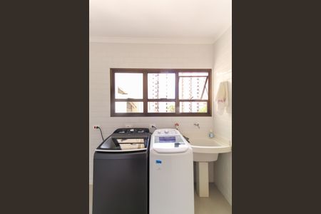 Apartamento à venda com 137m², 3 quartos e 3 vagas Apartamento à venda com 137m², 3 quartos e 3 vagasÁrea de Serviço