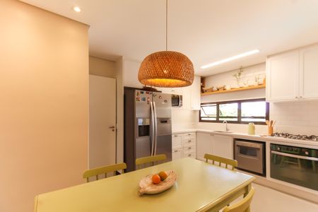 Apartamento à venda com 137m², 3 quartos e 3 vagas Apartamento à venda com 137m², 3 quartos e 3 vagasCozinha