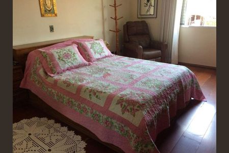 Casa à venda com 280m², 4 quartos e 8 vagas