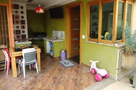 Casa à venda com 200m², 3 quartos e 5 vagas