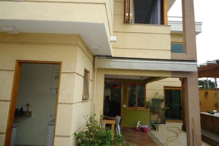 Casa à venda com 200m², 3 quartos e 5 vagas