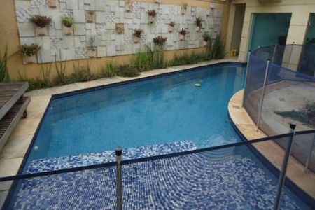 Casa à venda com 200m², 3 quartos e 5 vagas