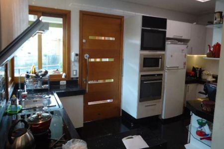 Casa à venda com 200m², 3 quartos e 5 vagas