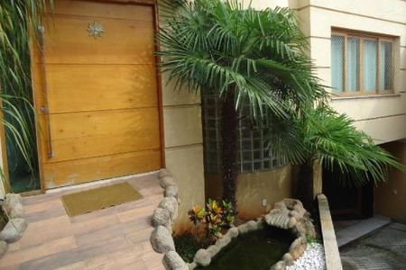 Casa à venda com 200m², 3 quartos e 5 vagas