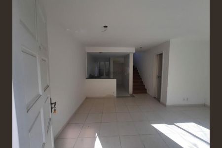 Casa à venda com 103m², 3 quartos e 2 vagas