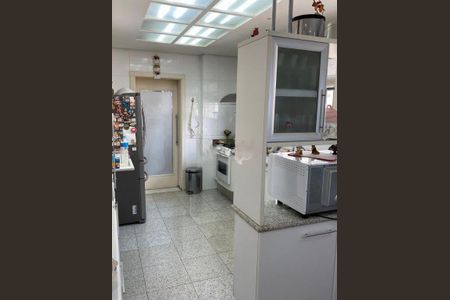 Apartamento à venda com 215m², 4 quartos e 4 vagas